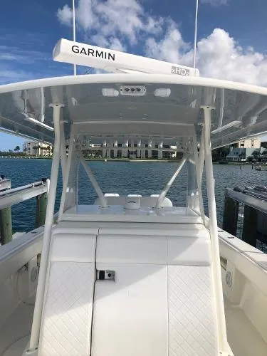 Slide: The Image of SeaVee 370z 2018 - 3