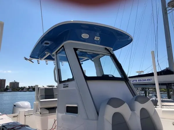 Slide: The Image of Everglades 255 Center Console 2017 - 2
