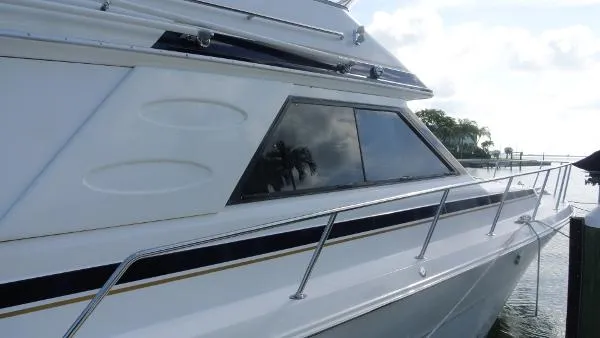 Slide: The Image of Sea Ray 440 Convertible 1989 - 4