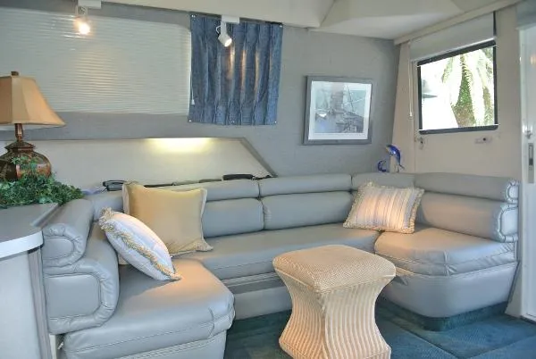 Slide: The Image of Sea Ray 440 Convertible 1989 - 8