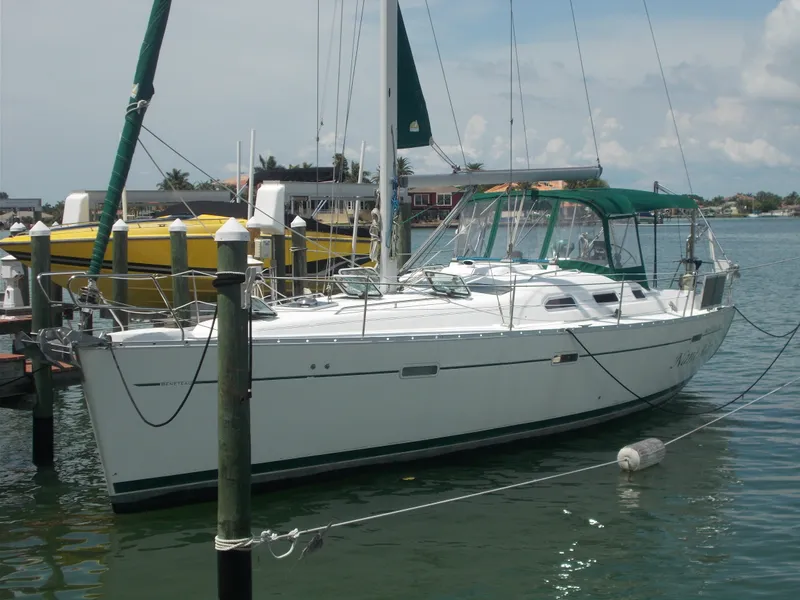 Slide: The Image of Beneteau 393 2002 - 1