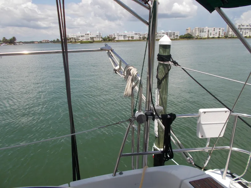 Slide: The Image of Beneteau 393 2002 - 9