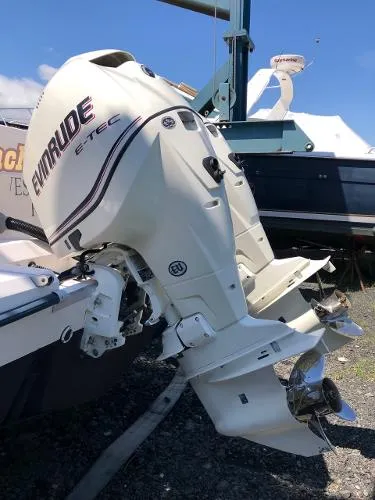 Slide: The Image of Grady-White Marlin 300 2001 - 9