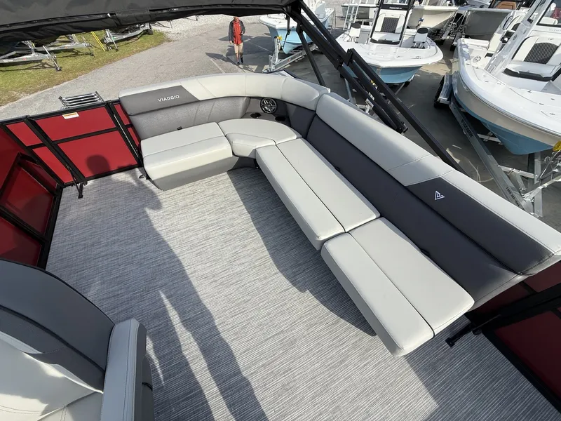 Slide: The Image of Viaggio Lago V 20 C-HONDA 115 2026 - 9