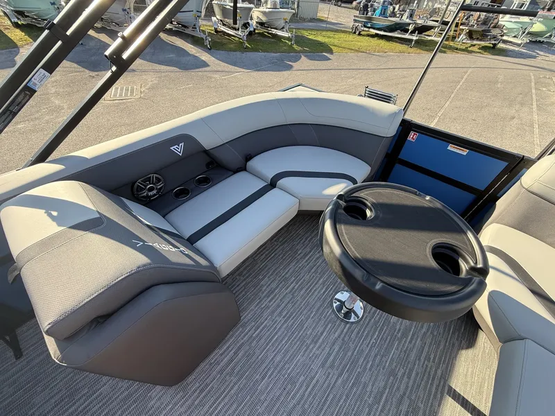 Slide: The Image of Viaggio Lago X 22U 2026 - 8