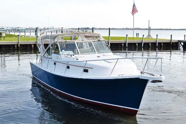 Slide: The Image of Mainship Pilot 2000 - 4