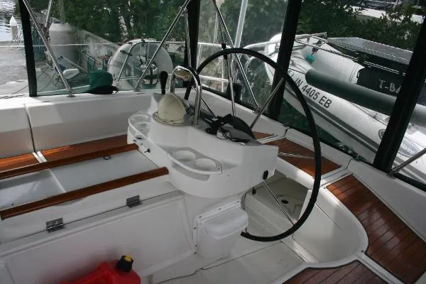 Slide: The Image of Beneteau 381 1999 - 3