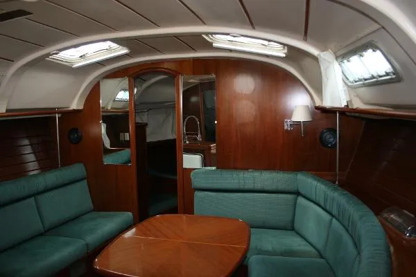 Slide: The Image of Beneteau 381 1999 - 4