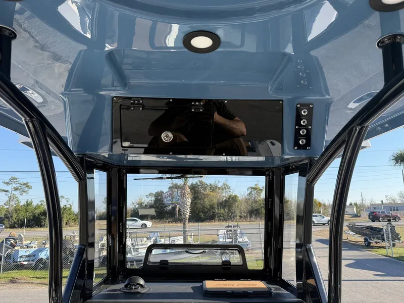 Slide: The Image of Sea Pro 242 242 DLX 2026 - 11