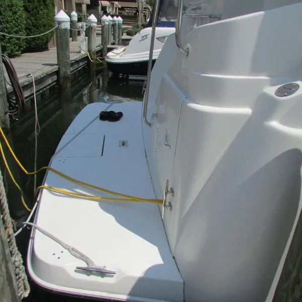 Slide: The Image of Silverton 352 Motor Yacht 2000 - 4