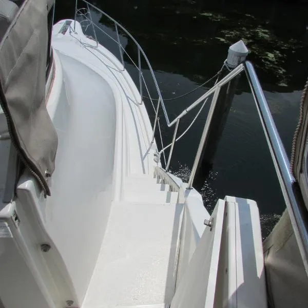 Slide: The Image of Silverton 352 Motor Yacht 2000 - 7