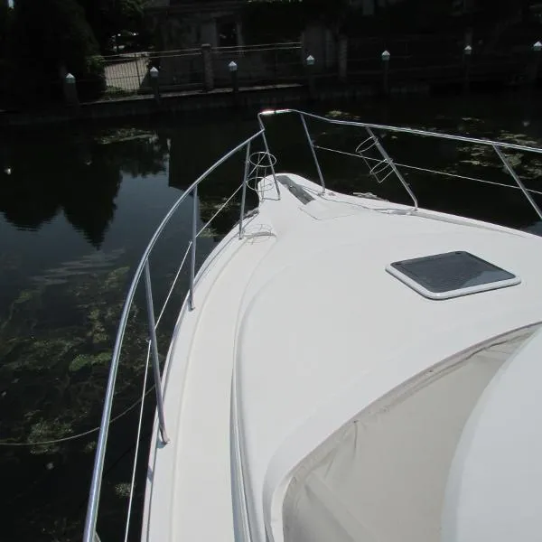 Slide: The Image of Silverton 352 Motor Yacht 2000 - 8