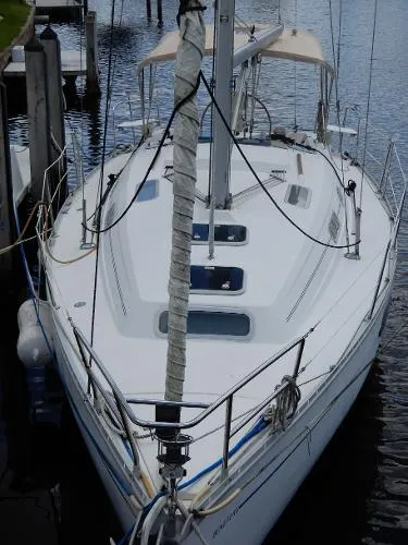 Slide: The Image of Beneteau Oceanis 321 1995 - 1