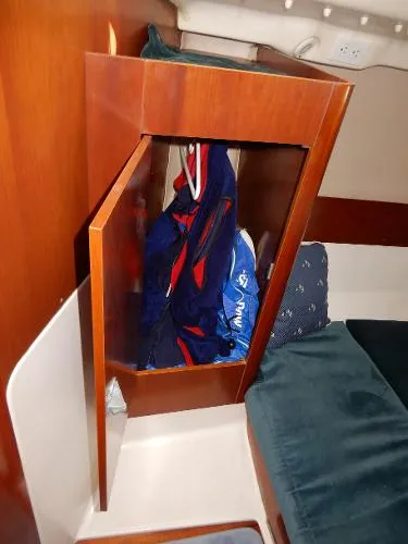 Slide: The Image of Beneteau Oceanis 321 1995 - 8