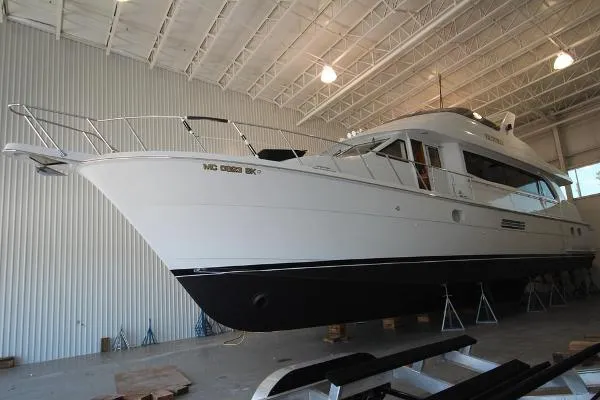 Slide: The Image of Hatteras 75 Cockpit Motor Yacht 2001 - 4