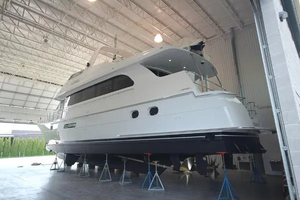 Slide: The Image of Hatteras 75 Cockpit Motor Yacht 2001 - 6
