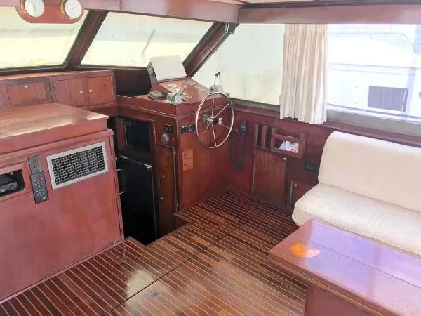 Slide: The Image of Hatteras 46 Sport Fisher 1975 - 10