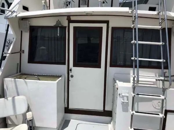 Slide: The Image of Hatteras 46 Sport Fisher 1975 - 5
