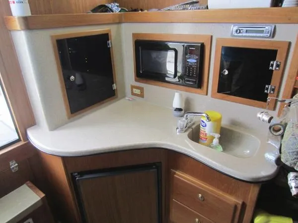 Slide: The Image of Albemarle 320 Express Fisherman 2000 - 4
