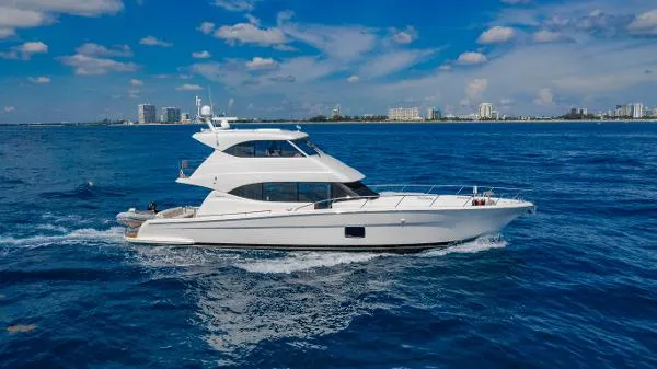 Slide: The Image of Maritimo M56 2010 - 3