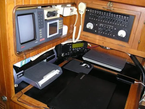 Slide: The Image of Young Sun Bluewater Cruiser 35 1986 - 6