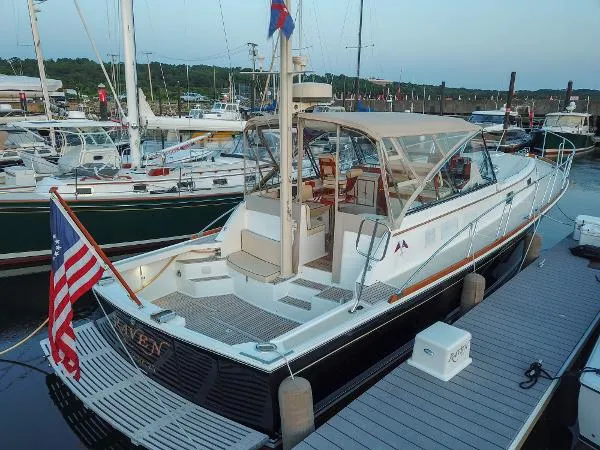 Slide: The Image of Grand Banks Eastbay 43 Ex 2000 - 5
