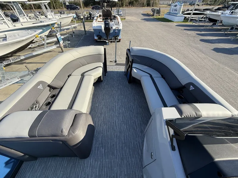 Slide: The Image of Viaggio Lago X 22U 2026 - 11