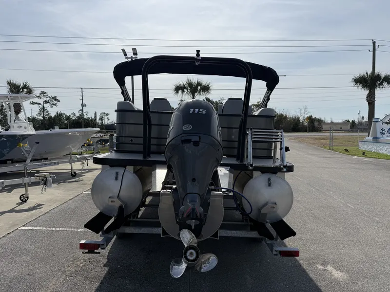 Slide: The Image of Veranda Vista View Series 20RC 2026 - 3