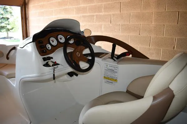 Slide: The Image of Sea-Doo Challenger 1800 1997 - 6