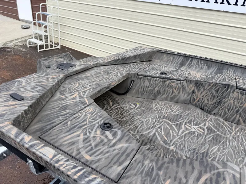 Slide: The Image of Alweld 756 INVADER 2026 - 2