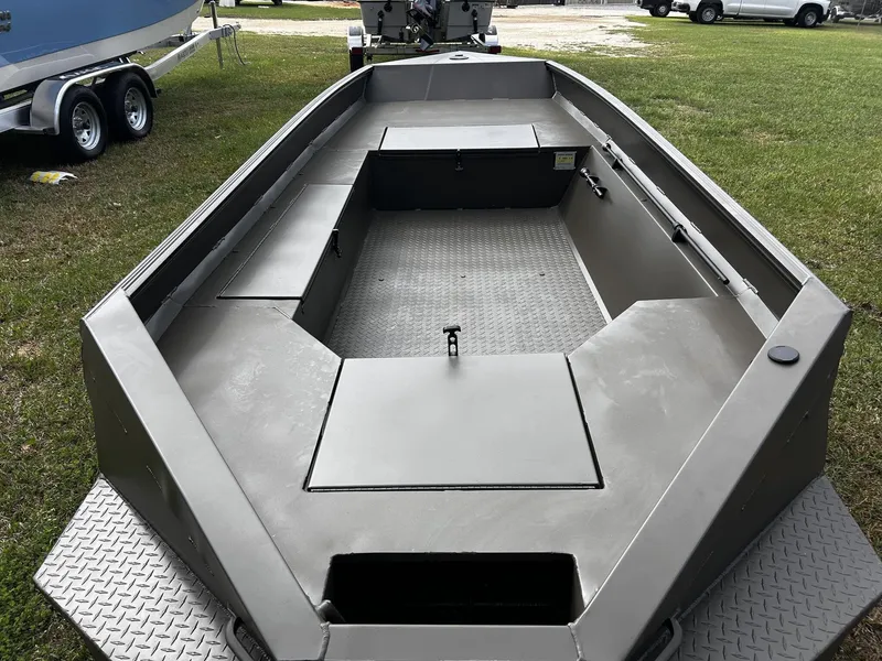 Slide: The Image of Edge Boats 1756DB 2026 - 4