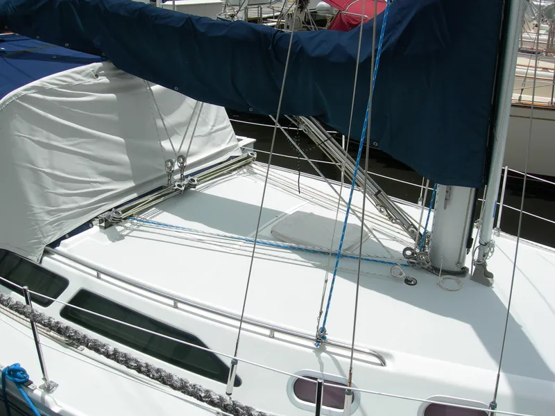 Slide: The Image of Catalina 34 MkII 2004 - 7
