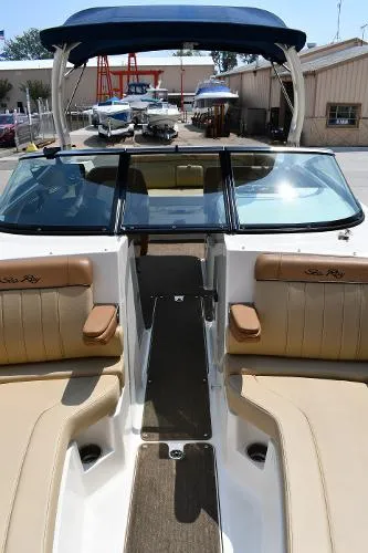 Slide: The Image of Sea Ray 240 Sundeck 2014 - 10