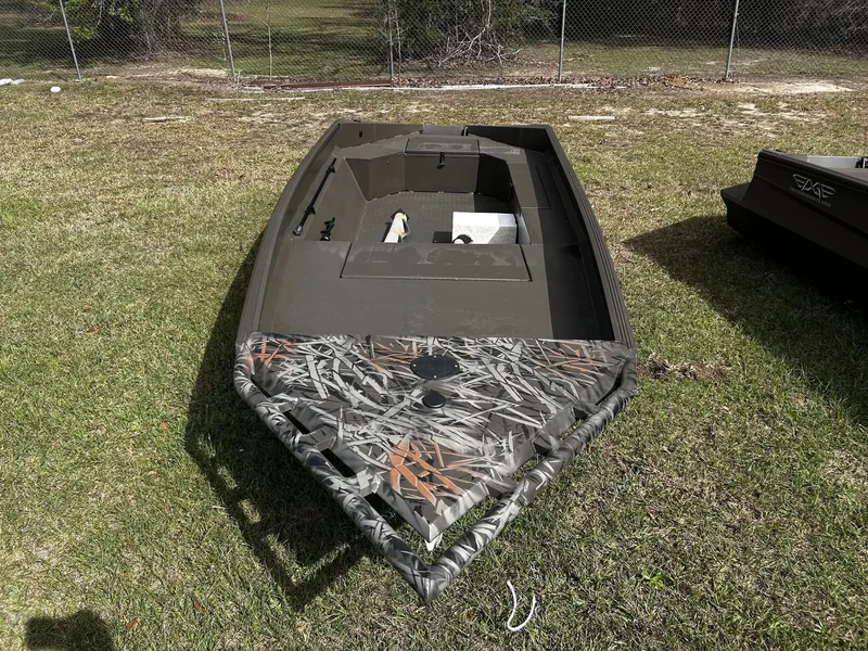 Slide: The Image of Edge Boats HSPD Series 1756DB 2026 - 3