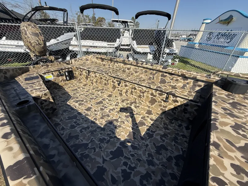 Slide: The Image of Excel 1751 Viper F4 2026 - 6