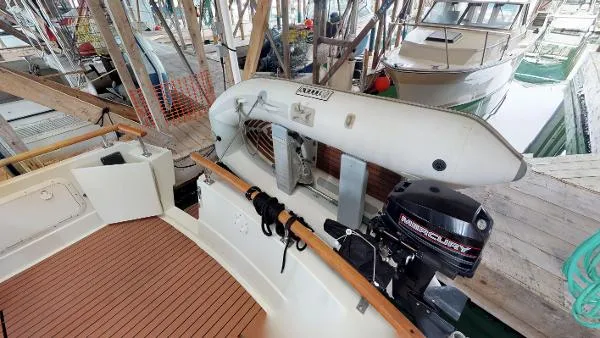 Slide: The Image of Tollycraft 34 Sedan 1980 - 4
