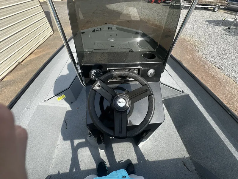 Slide: The Image of Interior view of Alweld 20 VORTEX boat, model year 2026. - 9