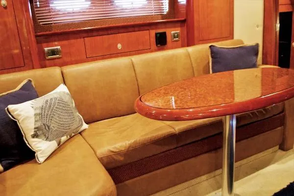 Slide: The Image of Sea Ray 390 Sundancer 2005 - 6