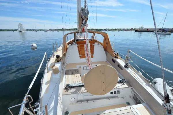 Slide: The Image of Islander YachtCraft 37 1974 - 10