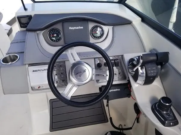 Slide: The Image of Sea Ray SDX 290 Outboard 2017 - 6