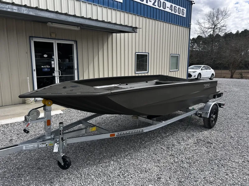 Slide: The Image of Edge Boats Standard Series 1756DB 2026 - 2