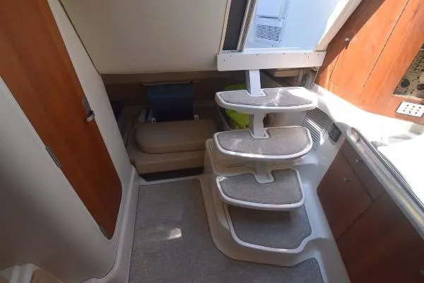 Slide: The Image of Chris-Craft 33 Express 2004 - 1