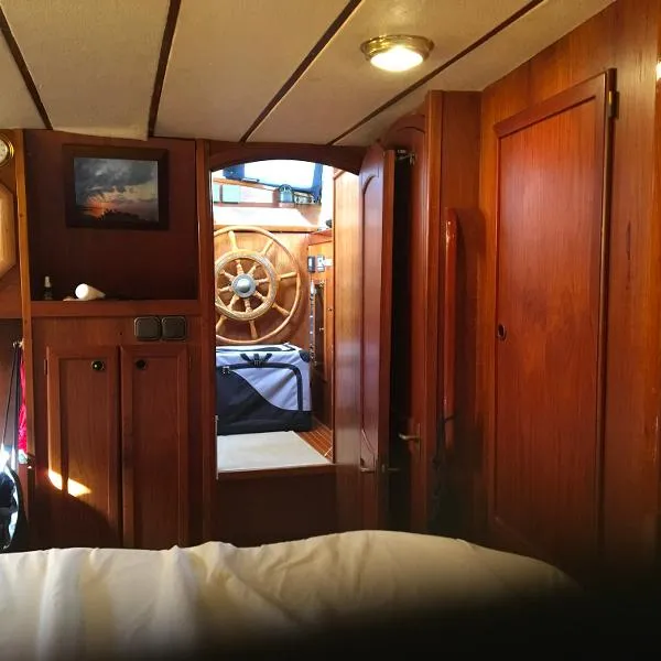 Slide: The Image of Nauticat 40 Pilothouse Ketch 1985 - 3