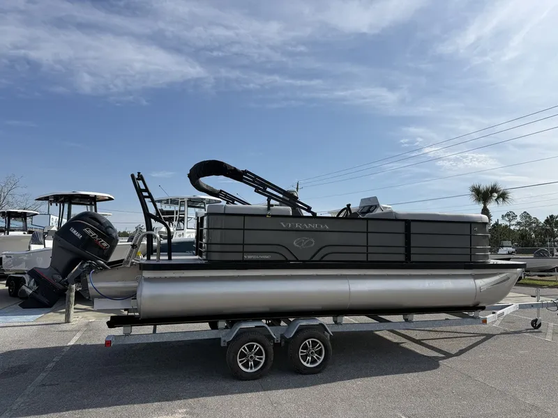 Slide: The Image of Veranda Vista View Series 20RC TRITOON 2026 - 2