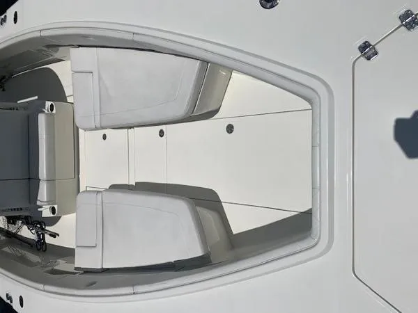 Slide: The Image of SeaVee 39 2016 - 6