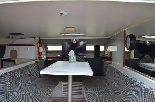 Slide: The Image of Endeavour Catamaran Corp Intercat 1500 1990 - 10