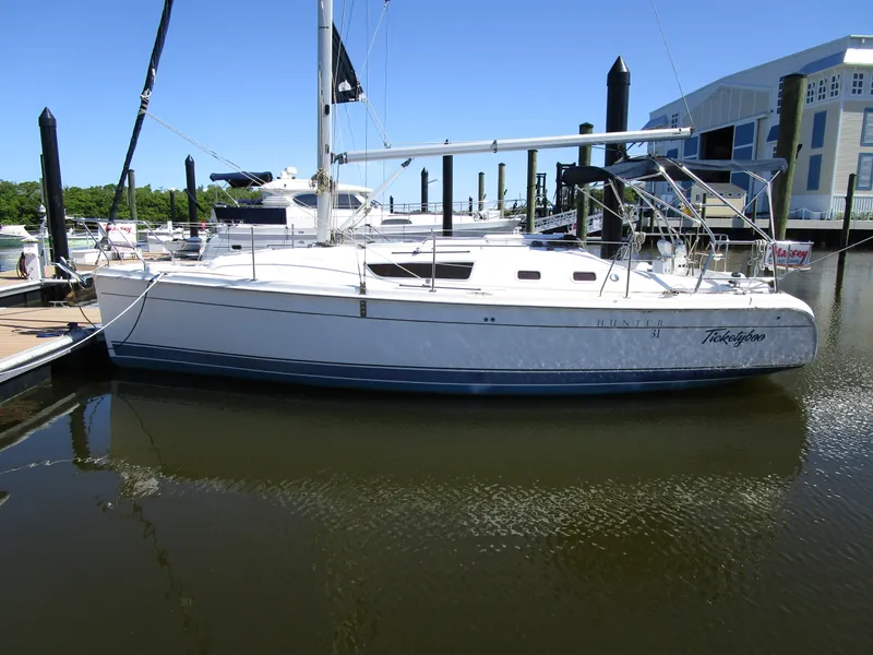 Slide: The Image of Hunter 31 2009 - 1