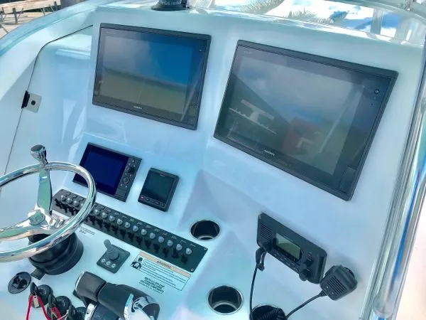 Slide: The Image of Contender 39 Fisharound 2019 - 5