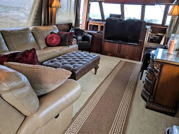 Slide: The Image of Hatteras 63 Cockpit Motoryacht 1987 - 7