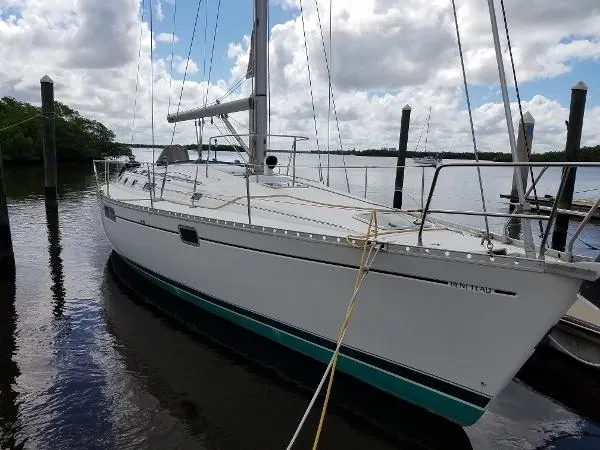 Slide: The Image of Beneteau 440 1996 - 1
